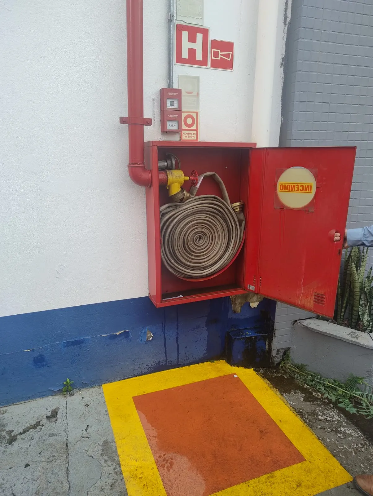 Vistoria de bomba de incêndio e sistema de pressurização